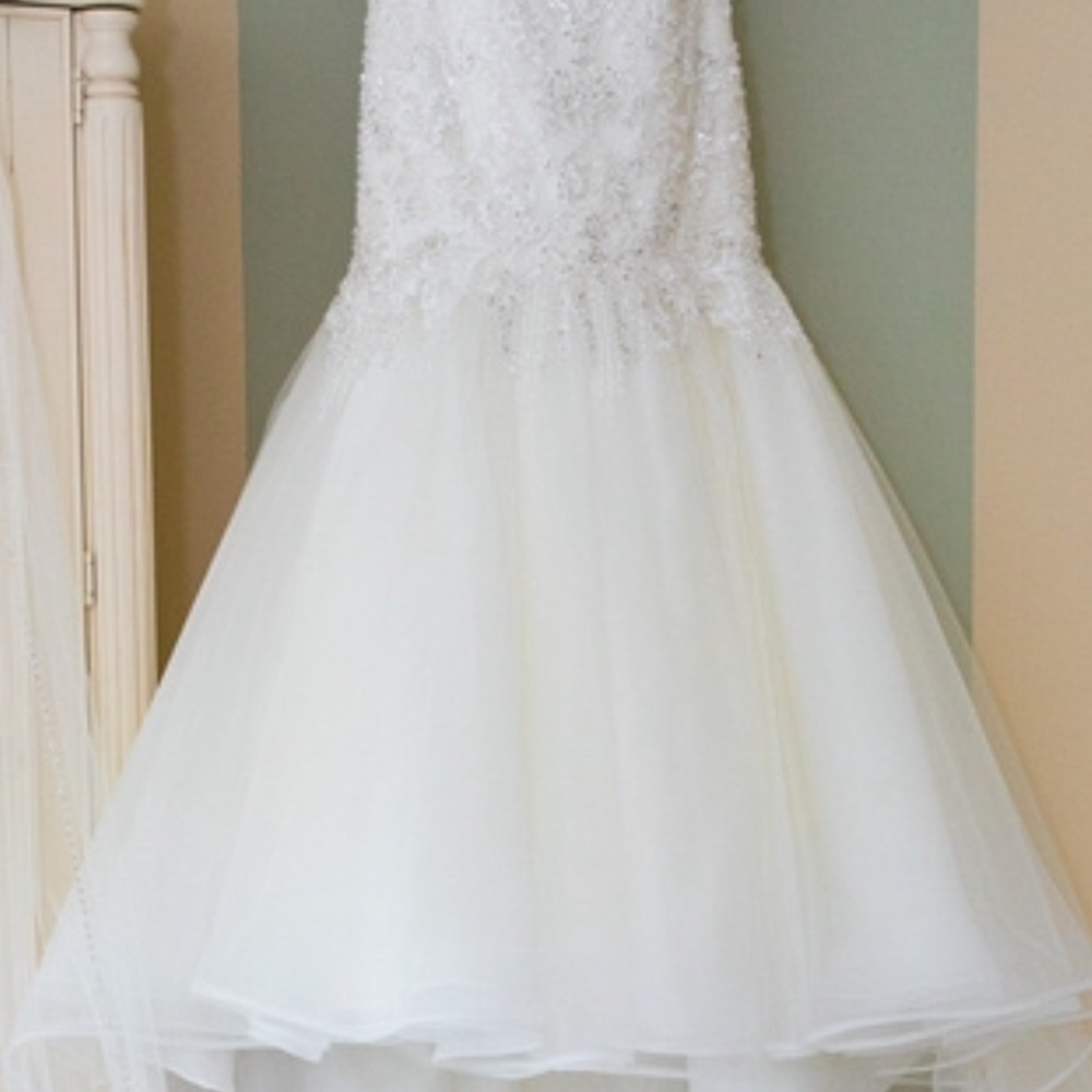 Elegant White Wedding Dress